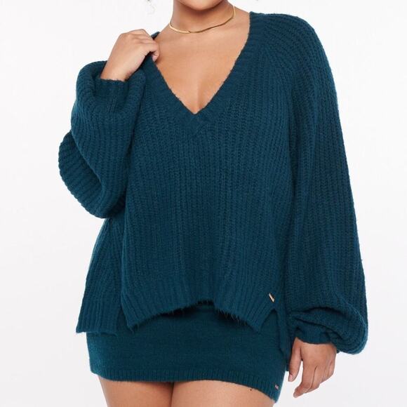 Savage X Fenty Fuzz Knit V-Neck Sweater Longer Back Body 2x Fuzzy High Quality - Picture 2 of 11